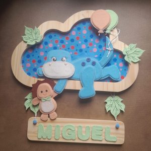Porta Maternidade Nuvem Dinossauro
